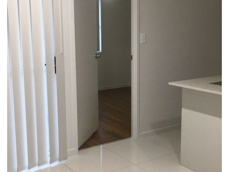 1/16 Dorchester Close, Pimpama QLD 4209