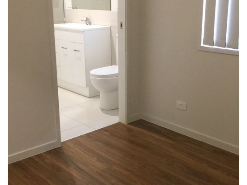 1/16 Dorchester Close, Pimpama QLD 4209