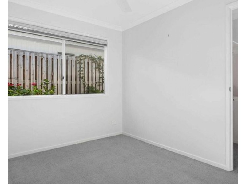 3 Watarrka Ave, Fitzgibbon QLD 4018
