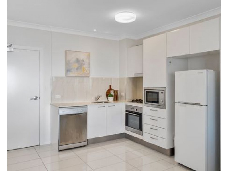 8 /63 Sisley Street, St Lucia QLD 4067