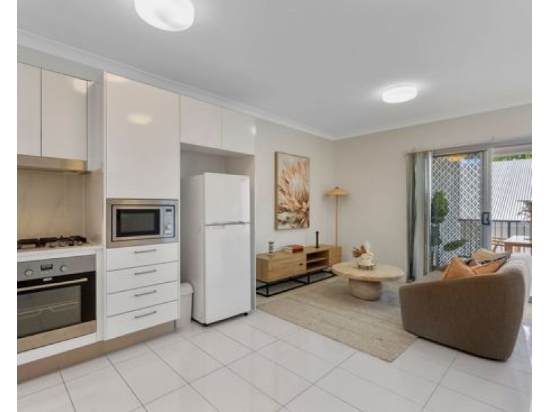 8 /63 Sisley Street, St Lucia QLD 4067