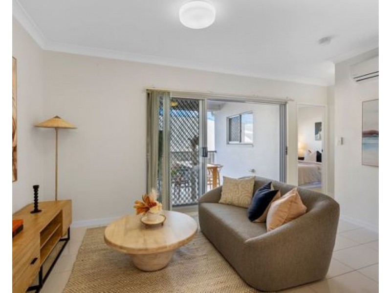 8 /63 Sisley Street, St Lucia QLD 4067