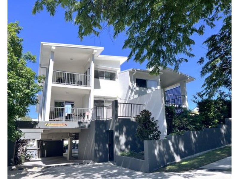 8 /63 Sisley Street, St Lucia QLD 4067