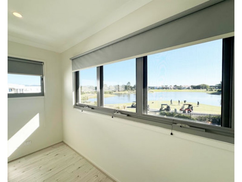 9212 Peter Senior Drive, Hope Island QLD 4212