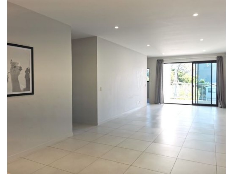 202/3 Grout Street, Macgregor QLD 4109