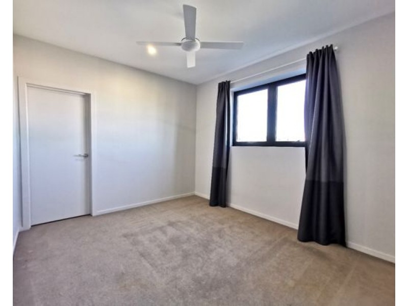 202/3 Grout Street, Macgregor QLD 4109