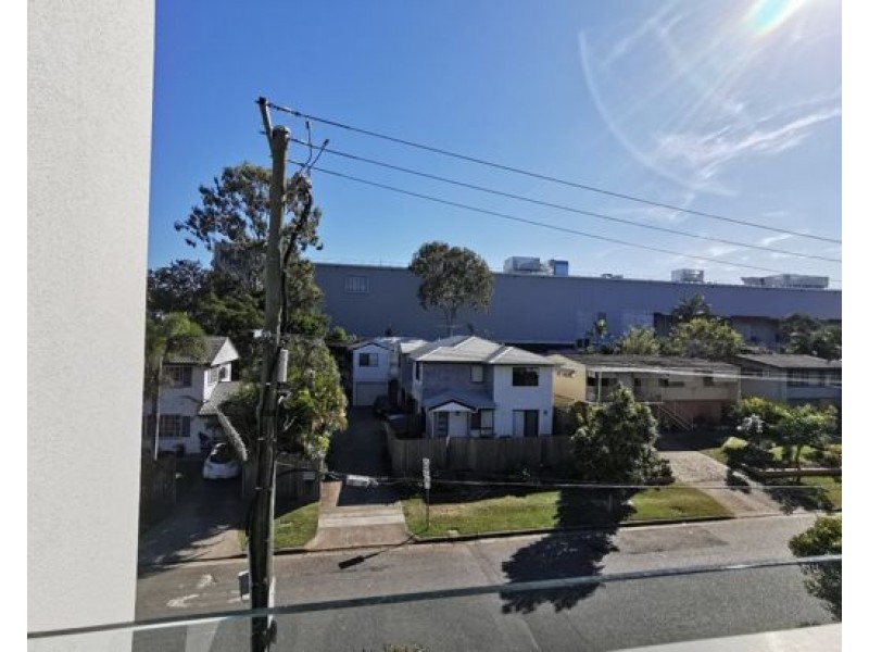 202/3 Grout Street, Macgregor QLD 4109