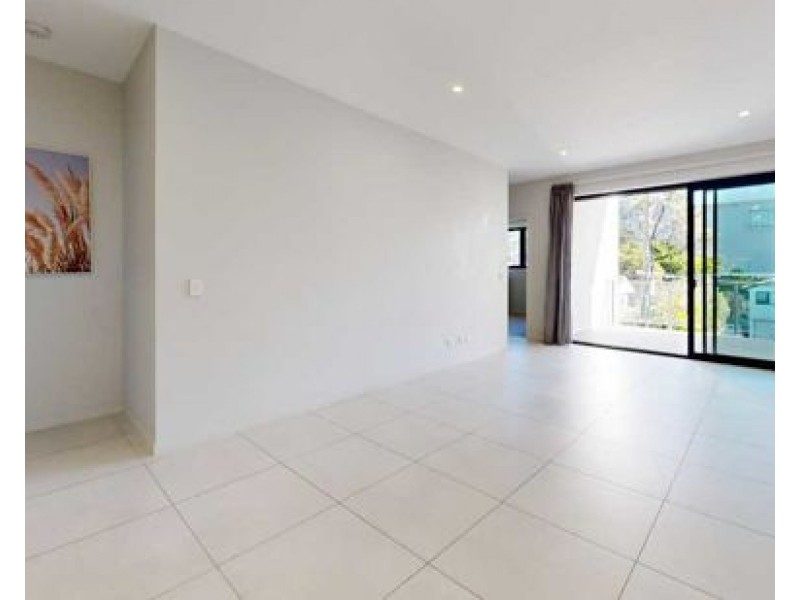 202/3 Grout Street, Macgregor QLD 4109