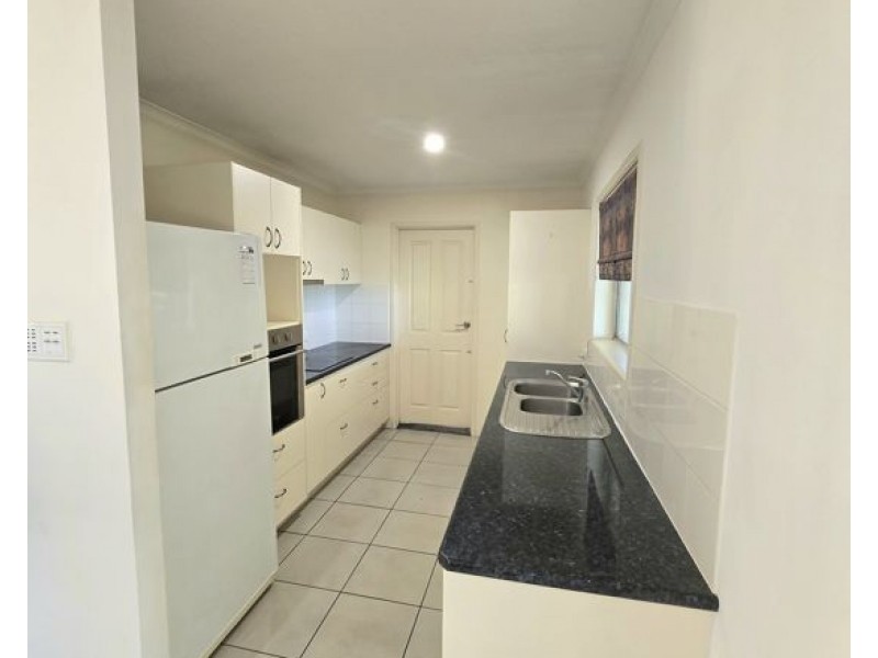 5 Frobisher Street, Springwood QLD 4127