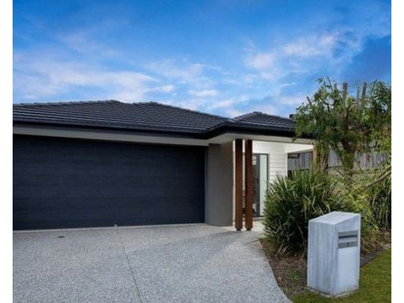 5 Silvertop Cresent, Spring Mountain QLD 4124
