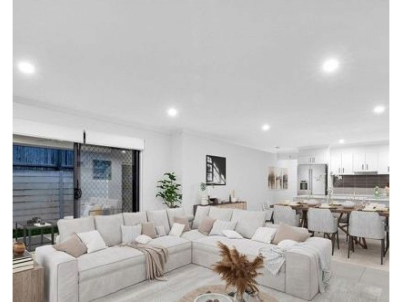 5 Silvertop Cresent, Spring Mountain QLD 4124