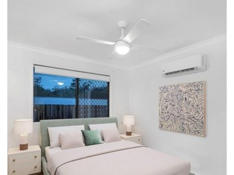 5 Silvertop Cresent, Spring Mountain QLD 4124