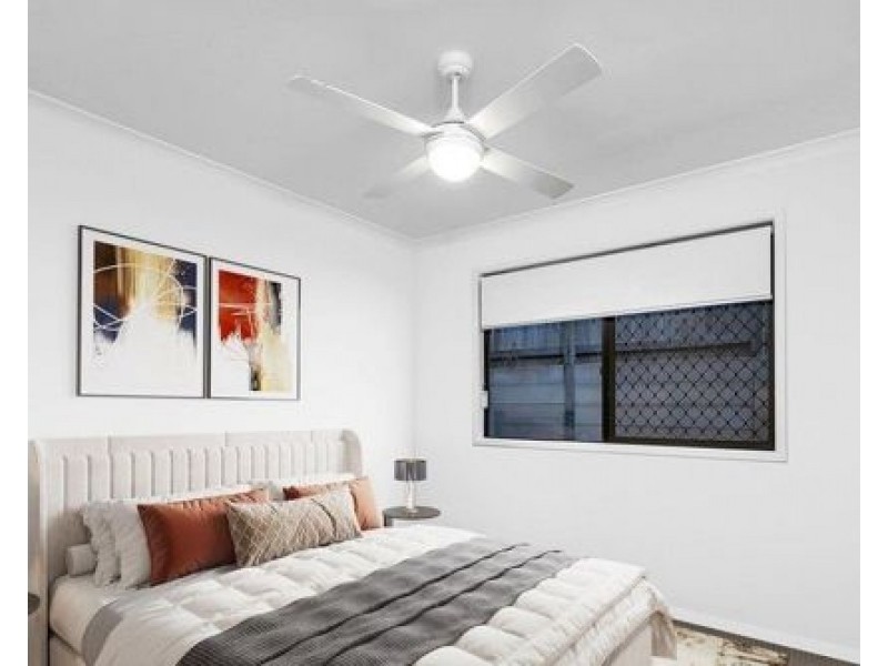 5 Silvertop Cresent, Spring Mountain QLD 4124