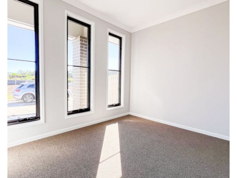 19 SHELL STREET, Nerang QLD 4211