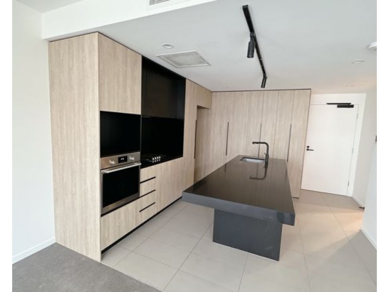 703/19 Deshon Street, Woolloongabba QLD 4102
