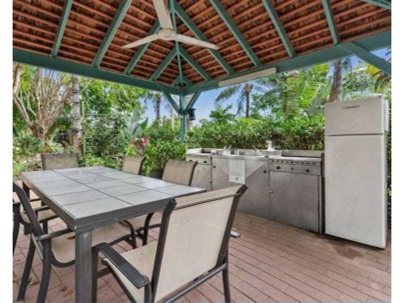 129-135 Oleander Street, Holloways Beach QLD 4878