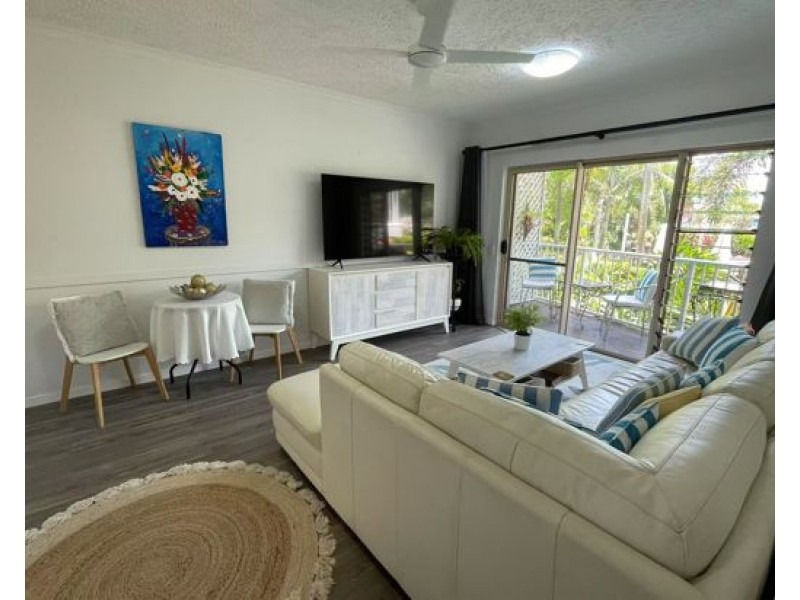 129-135 Oleander Street, Holloways Beach QLD 4878