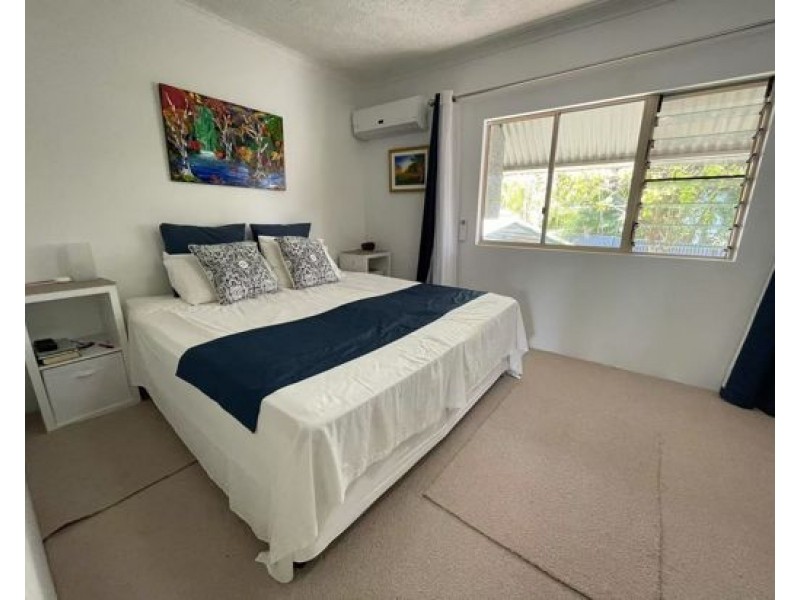 129-135 Oleander Street, Holloways Beach QLD 4878