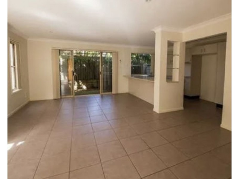1 32-34 Margaret St, Southport QLD 4215