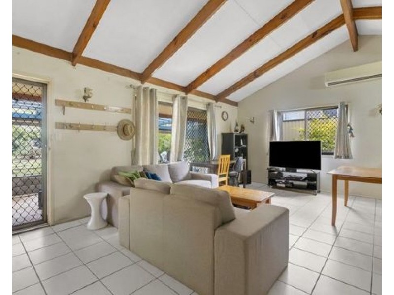 369 Mount Gravatt Capalaba Rd, Wishart QLD 4122