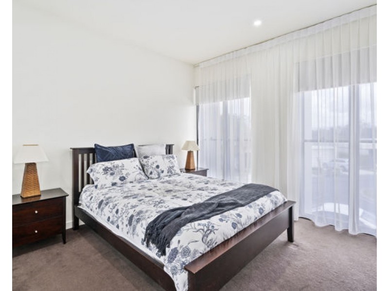 6 The Dress Circle, Benowa QLD 4217