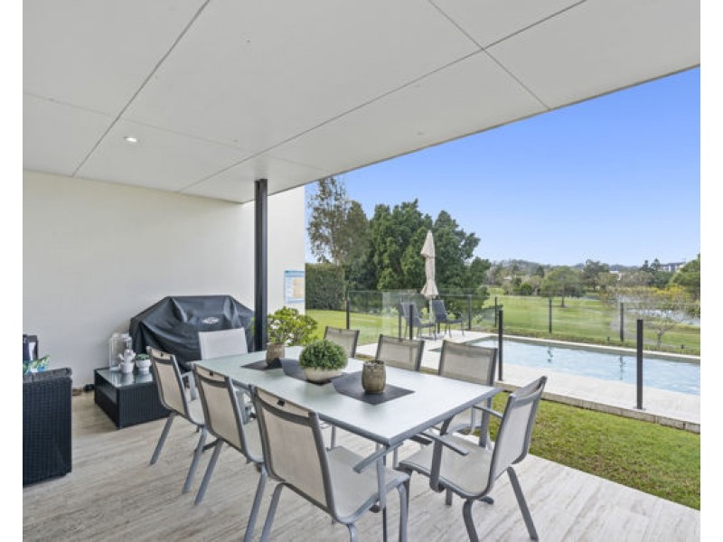 6 The Dress Circle, Benowa QLD 4217