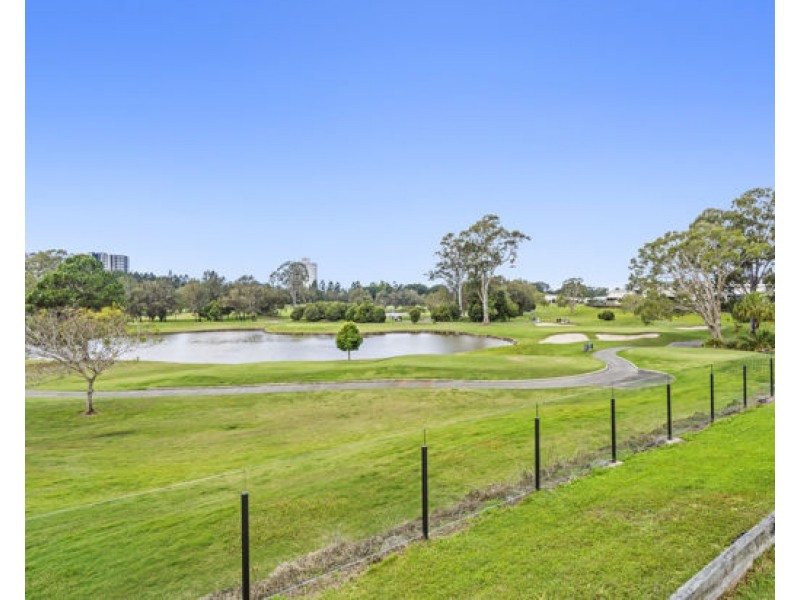 6 The Dress Circle, Benowa QLD 4217