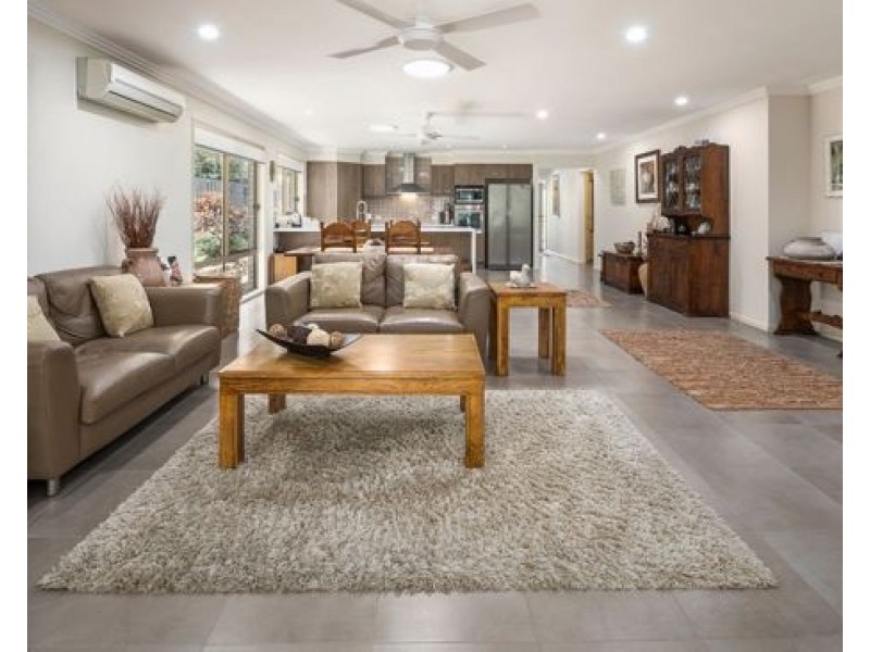 24 Baychester Place, Wakerley QLD 4154