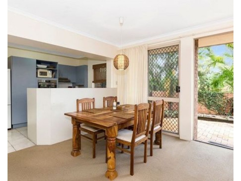3/8 Carr Street, St Lucia QLD 4067