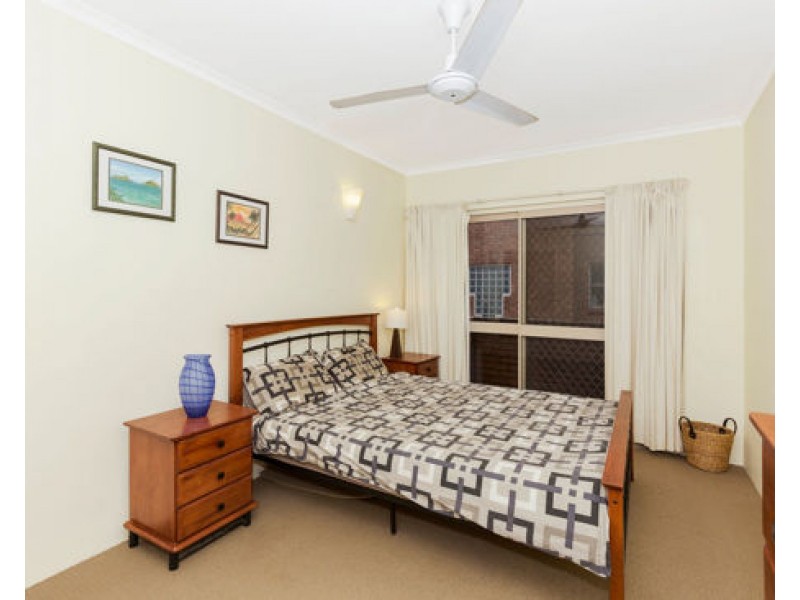 3/8 Carr Street, St Lucia QLD 4067