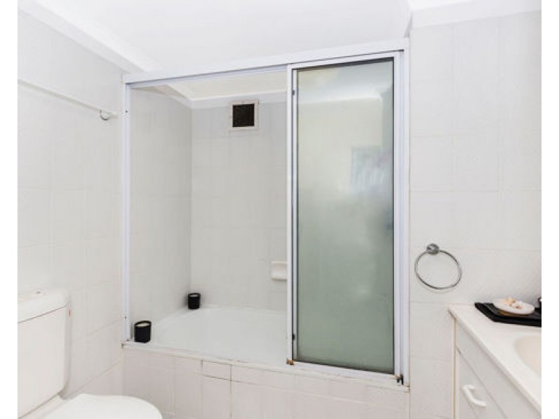 3/8 Carr Street, St Lucia QLD 4067