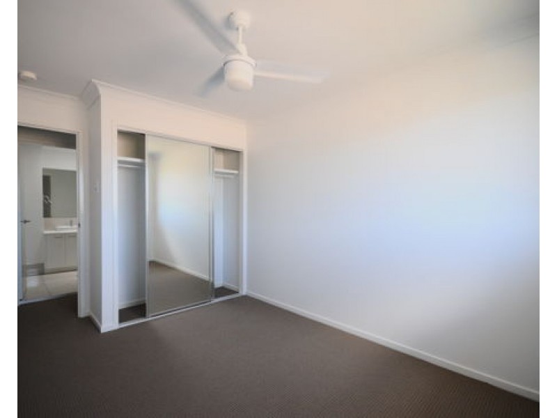 66 31 James Edward Street, Richlands QLD 4077