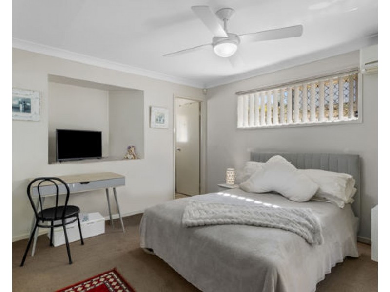 11 Mead Place, Calamvale QLD 4116