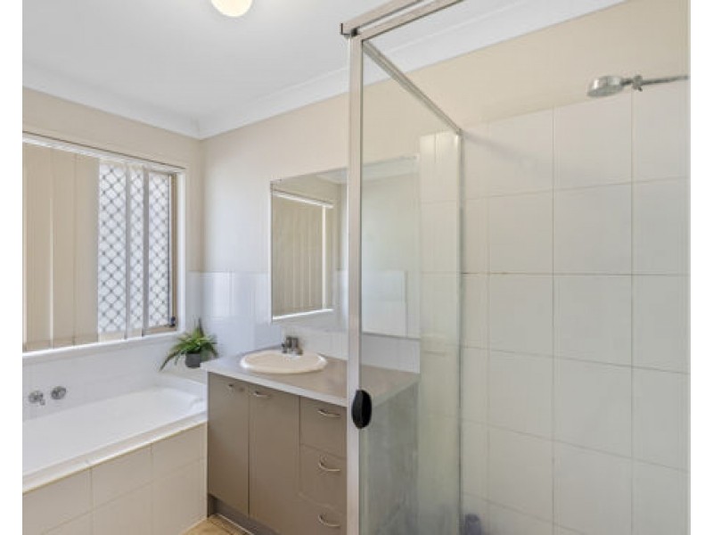 11 Mead Place, Calamvale QLD 4116