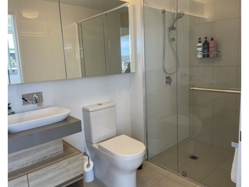 10008/16 Edmondstone Street, South Brisbane QLD 4101