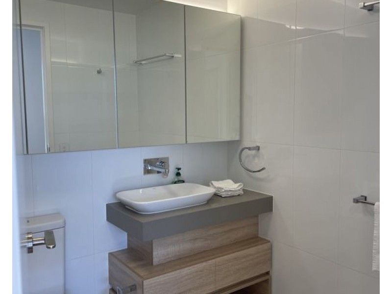 10008/16 Edmondstone Street, South Brisbane QLD 4101