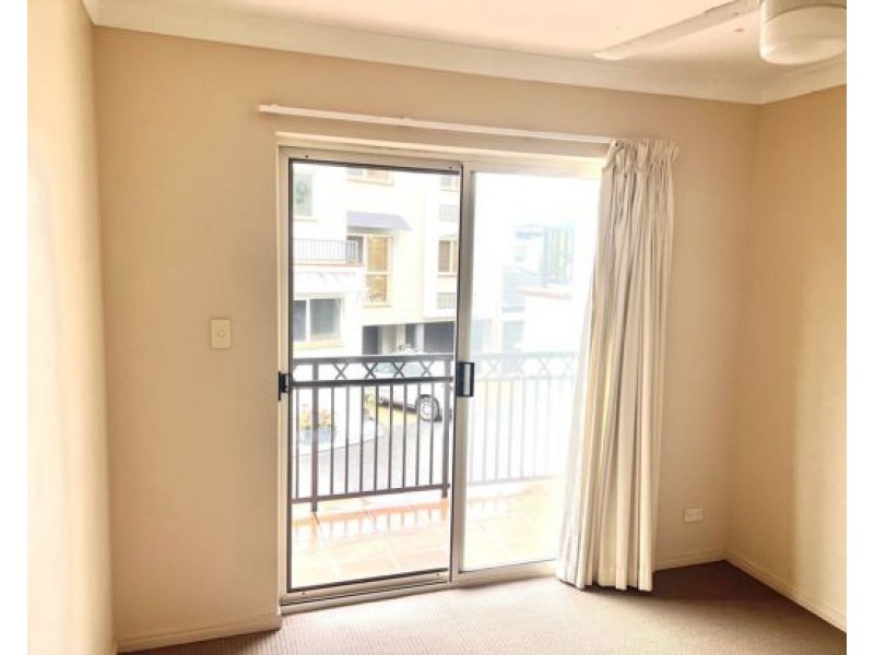 U60 88-98 Limetree Parade, Runaway Bay QLD 4216