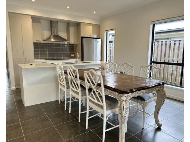 75 Greenview Circuit.Arundel, Arundel QLD 4214