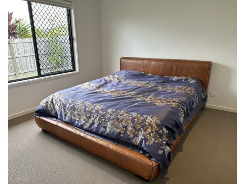 75 Greenview Circuit.Arundel, Arundel QLD 4214