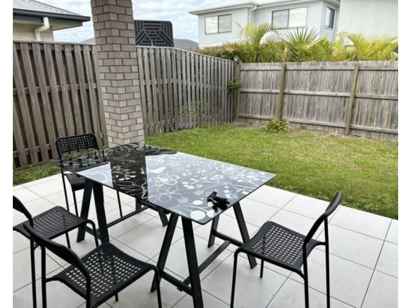 75 Greenview Circuit.Arundel, Arundel QLD 4214