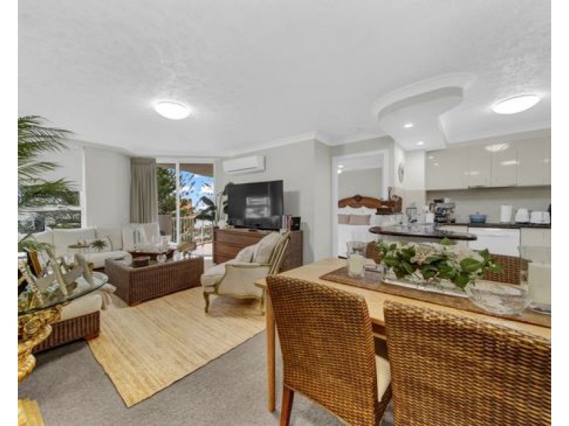 U602 8 Philip Avenue, Broadbeach QLD 4218