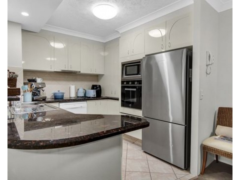 U602 8 Philip Avenue, Broadbeach QLD 4218