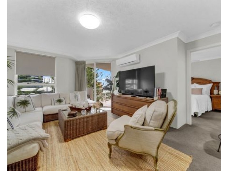 U602 8 Philip Avenue, Broadbeach QLD 4218