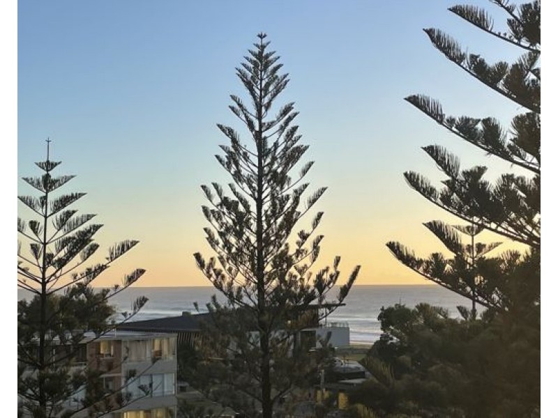 U602 8 Philip Avenue, Broadbeach QLD 4218