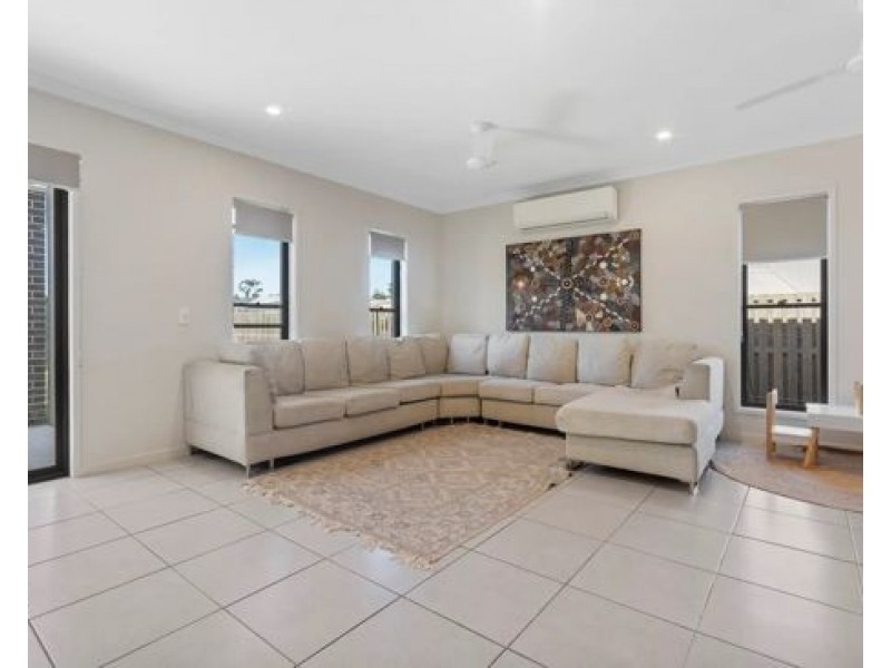 87 Bloom Ave, Coomera QLD 4209