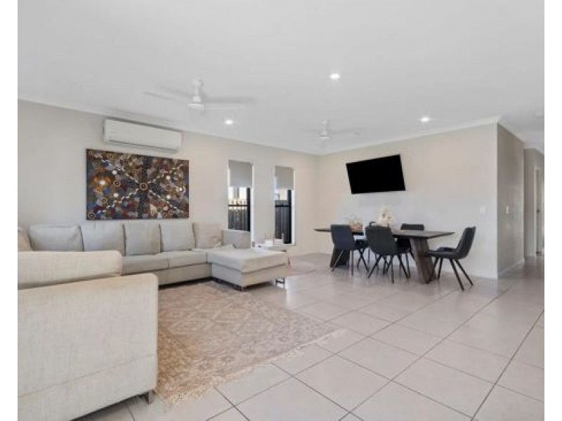 87 Bloom Ave, Coomera QLD 4209