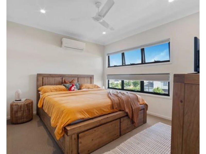 87 Bloom Ave, Coomera QLD 4209