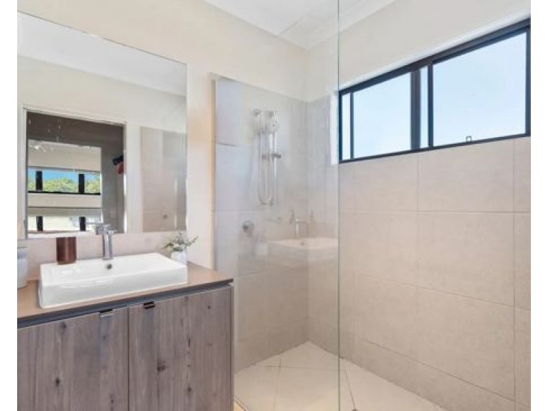 87 Bloom Ave, Coomera QLD 4209