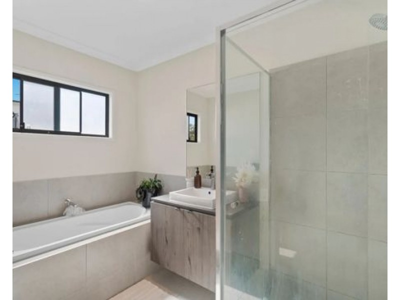 87 Bloom Ave, Coomera QLD 4209