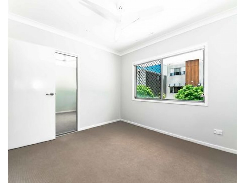 397 Trouts Road, Chermside QLD 4032